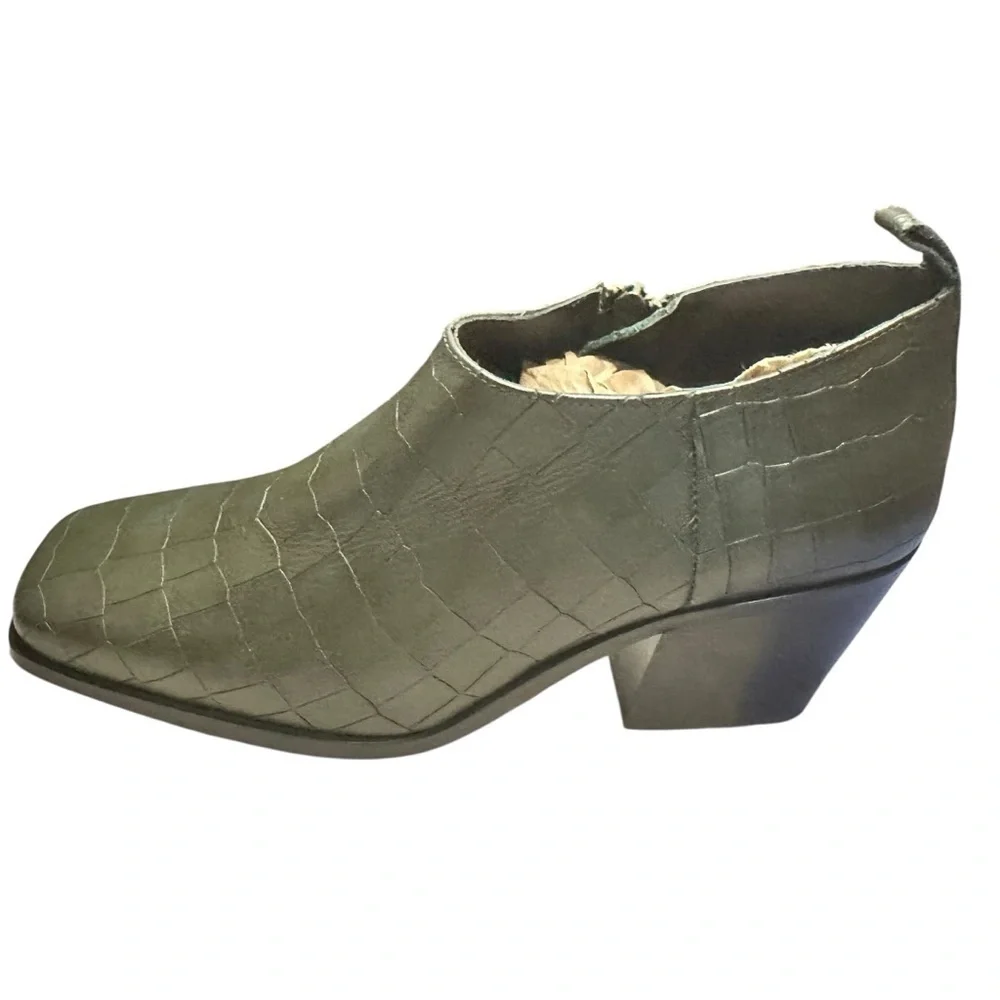 M Gemi Green Leather Ankle Booties Block Heel Size 39